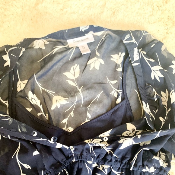 NWOT Maternity Navy Floral Blouse with Built in Tank - Picture 2 of 2